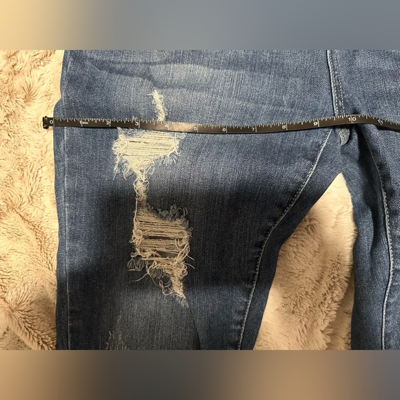 Judy Blue Distressed Frayed Hem Skinny Jeans Size 13/31 - Picture 5 of 13